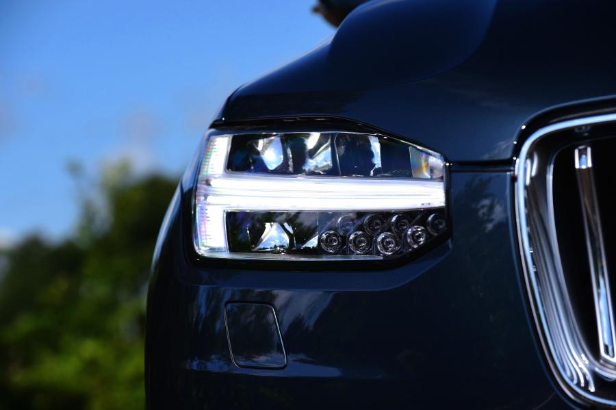 Детали экстерьера Volvo XC90 B5 Inscription 2019 года  (UK) (фото 3 из 40)